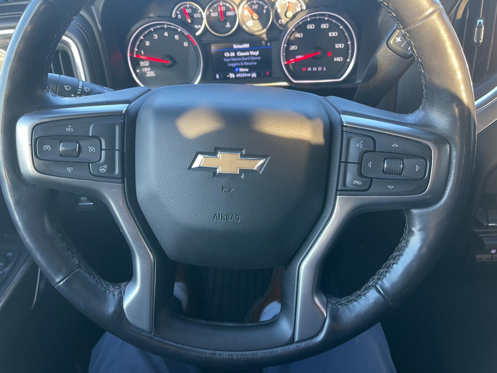 2020 Gray /Black Chevrolet Silverado 1500 LT Crew Cab 4WD (3GCUYDED4LG) with an 5.3L V8 OHV 16V engine, 8-Speed Automatic transmission, located at 11115 Chardon Rd. , Chardon, OH, 44024, (440) 214-9705, 41.580246, -81.241943 - This 2020 Chevrolet Silverado 1500 LT Crew Cab with the 5.3L V8 and an 8-speed automatic transmission, equipped with the Z71 package and All Star Edition, offers a compelling mix of power, off-road capability, and comfort. The addition of LED headlights enhances visibility in all conditions, while t - Photo #25